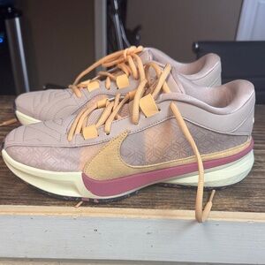 NIKE ZOOM X women’s size 7.5 Pink